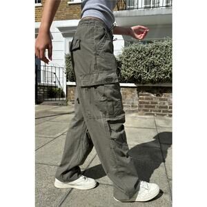 Brandy Melville Womens Jemma Cargo Dark Gray Cotton Pants Small Medium NEW